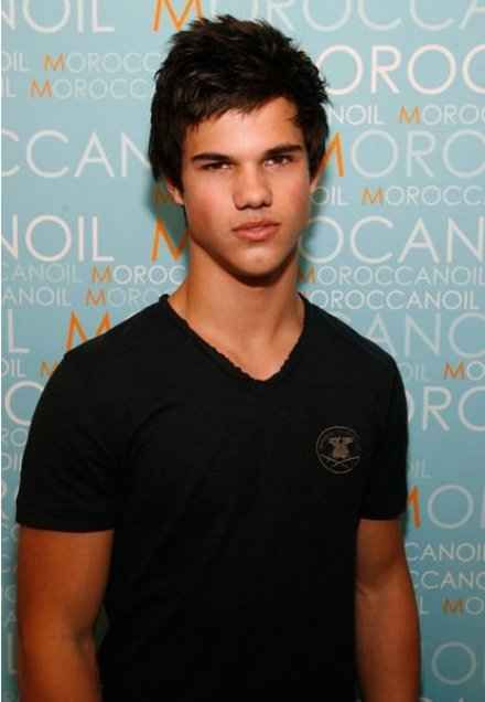 taylor-lautner-golden-globe-1.jpg